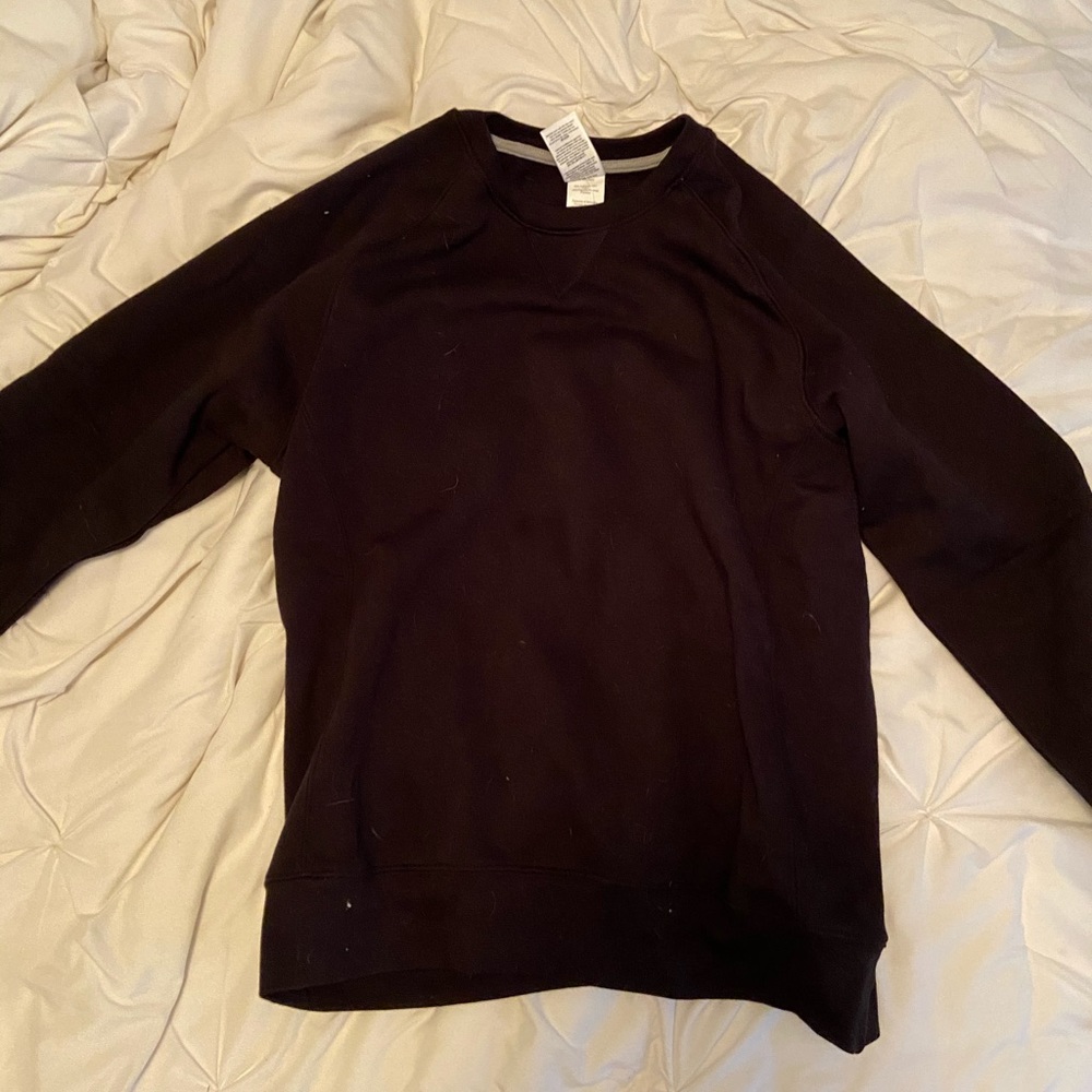 Russel black crew neck